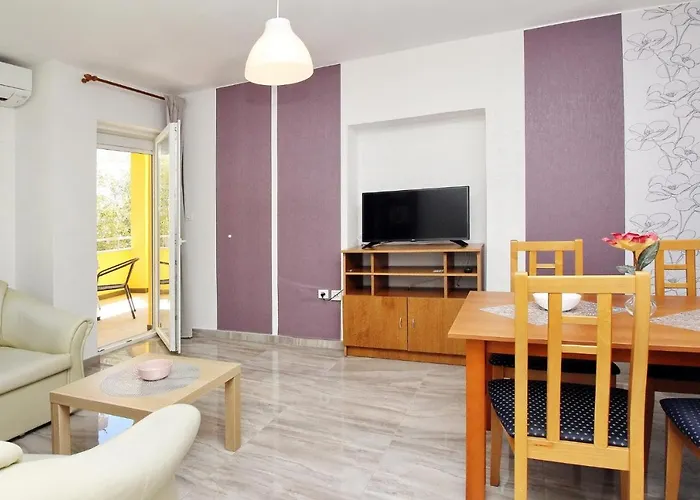 Apartment With Parking Space Baska, Krk - 18716 *