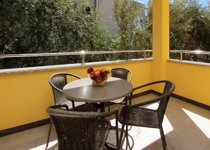 Apartment With Parking Space Baska, Krk - 18716 *