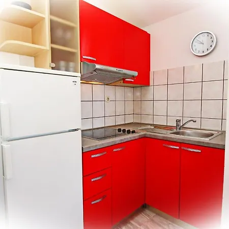 With Parking Space Baska, Krk - 18716 Apartmán *