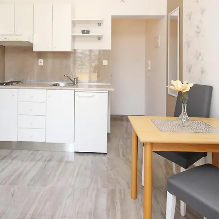 With Parking Space Baska, Krk - 18716 Apartmán *